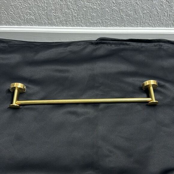 Bathroom towel bar - Picture 2 of 4